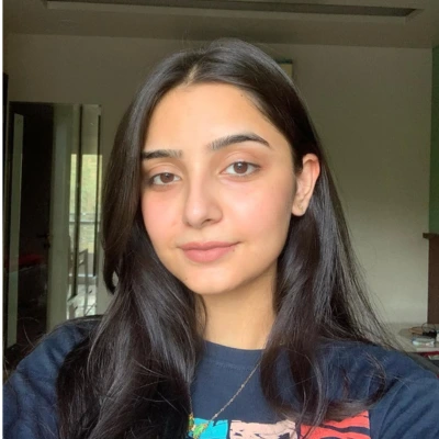 Original selfie before AI headshot - female 02